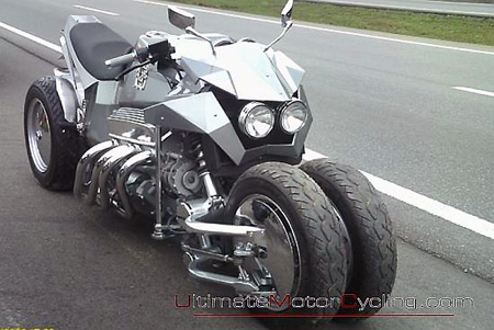 Cosmos 4RW V8 Motorcycle is Dodge TomahawkInspired