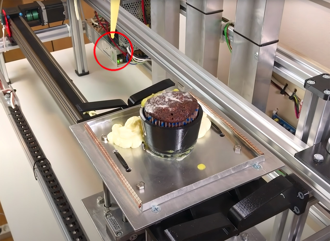 DIY Arduino Cooking Robot Cupcake Machine