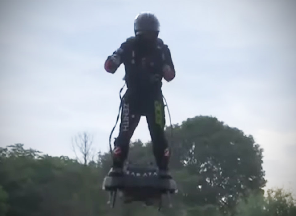 Franky Zapata Crosses English Channel Hoverboard