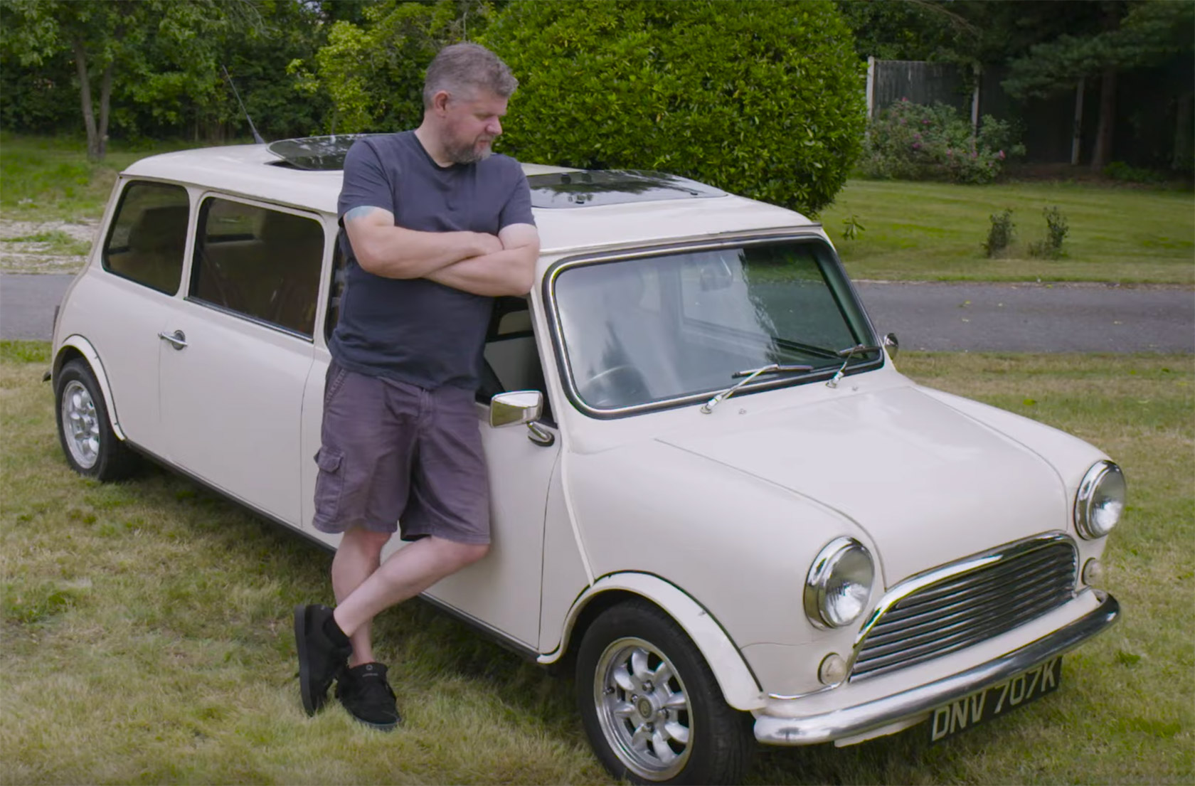 Opmerkelijk Stevig hetzelfde Auto Enthusiast Turns Mini Cooper Into a Stretch Limousine - TechEBlog